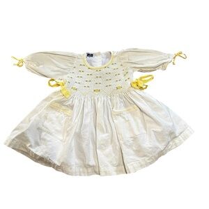 WELL DRESSED WOLF 3T Smocked dress, Yellow & White. Puff Sleeve, Pockets, Bows!
